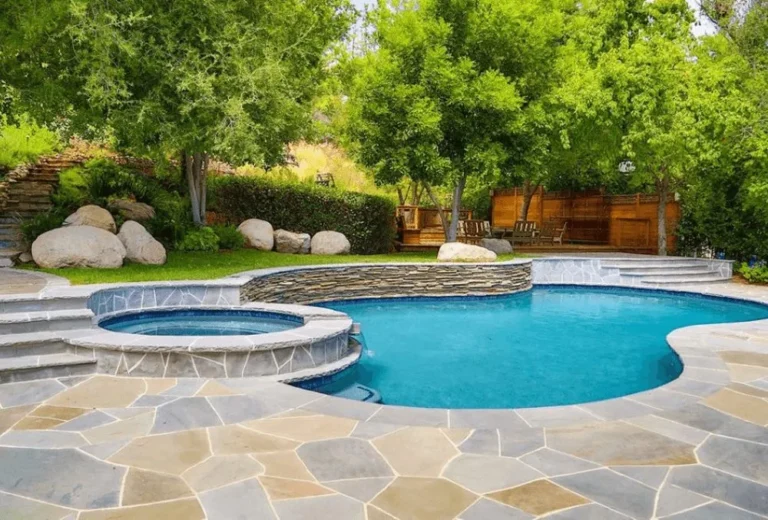 vanishing edge pool negative edge pool infinity edge pool DFW - North Texas pool market, DFW pool industry, pool service market DFW, pool companies in DFW