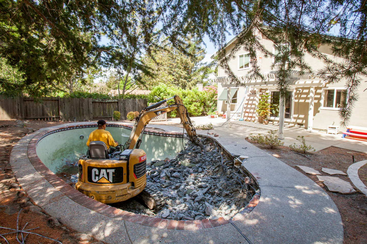 drought and pools water restrictions DFW pool evaporation pool cover - musty pool smell
pool smell
pool smells like chlorine
pool smells bad
sulfur smell pool