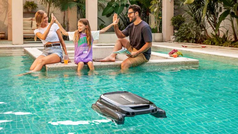 oating pool skimmer effectiveness, floating pool skimmer, solar pool skimmer, automatic pool skimmer