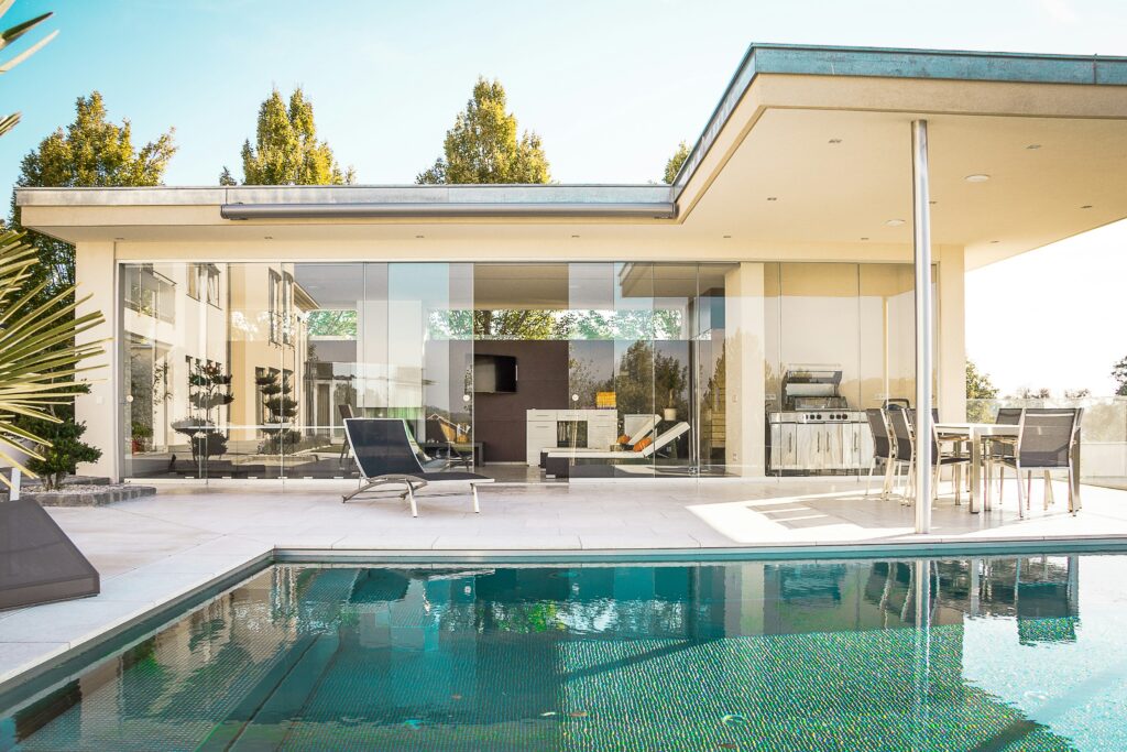 kill algae in pool, how to kill pool algae, pool algae treatment, green pool fix, best chemical for algae