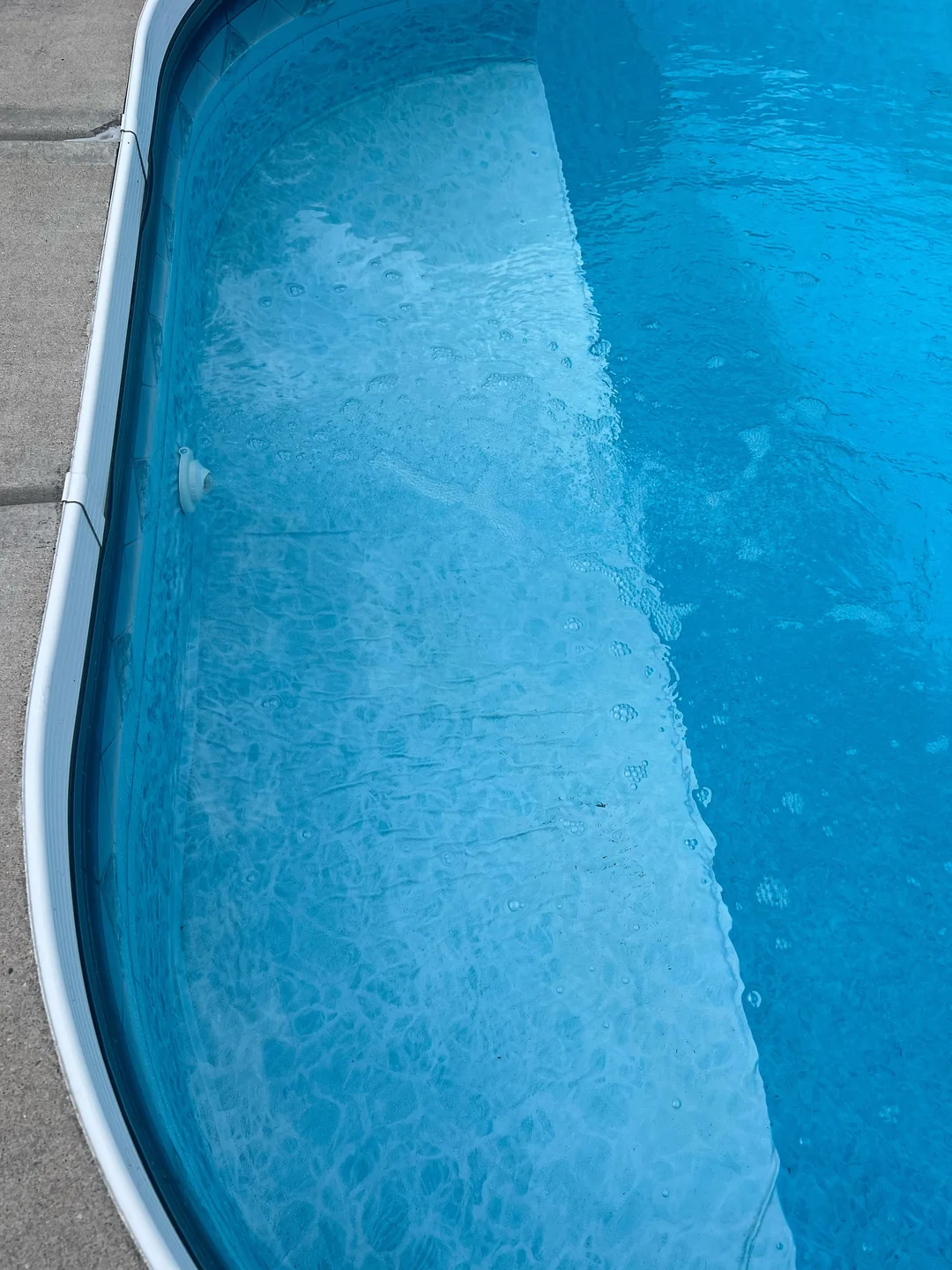 air bubbles from pool return jets, pool return bubbles, air bubbles in pool, pool pump air leak, pool suction leak