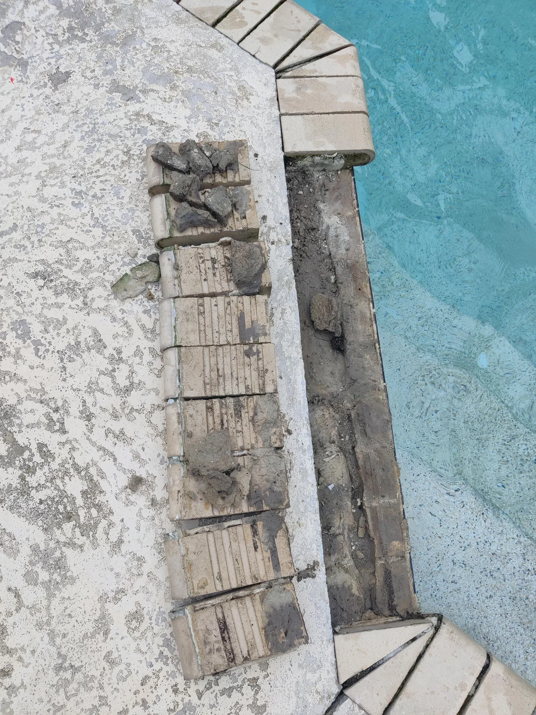 pool coping repair, cracked pool coping, loose pool coping, pool edge repair, pool deck coping
