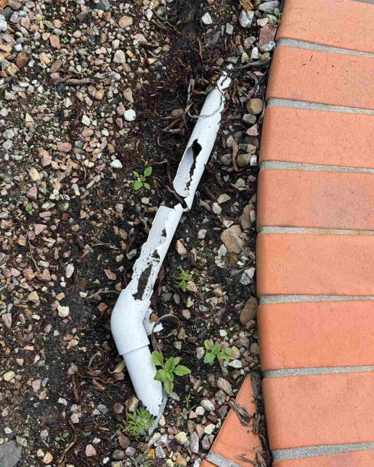 leak in pool plumbing, pool plumbing leak, leaking pool pipe, underground pool plumbing leak, pool pipe repair