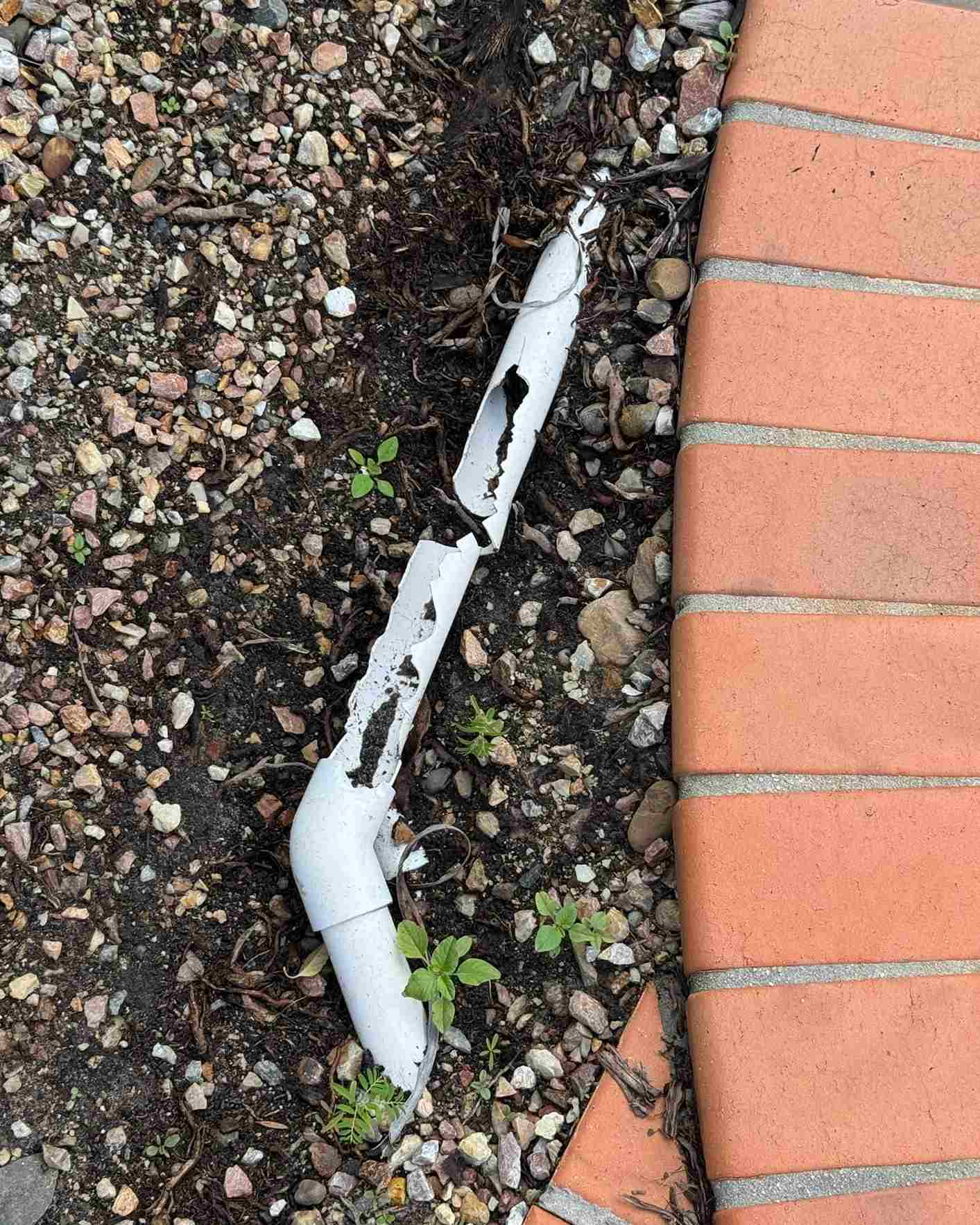 leak in pool plumbing, pool plumbing leak, leaking pool pipe, underground pool plumbing leak, pool pipe repair