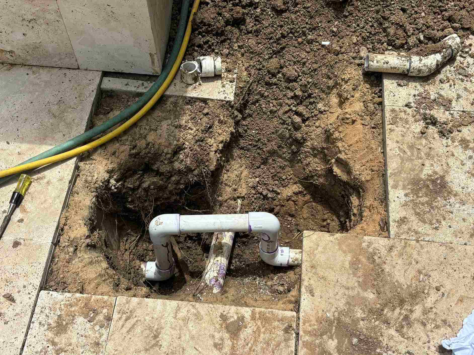 leak in pool plumbing, pool plumbing leak, leaking pool pipe, underground pool plumbing leak, pool pipe repair