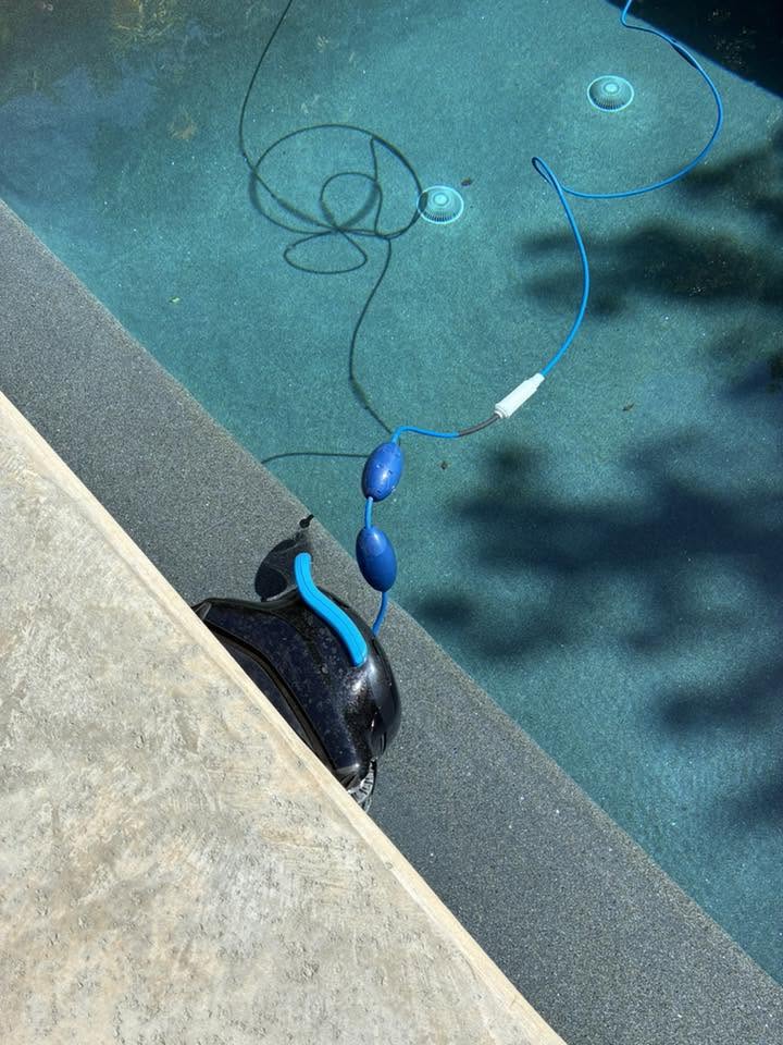 pool cleaner not climbing walls, robotic pool cleaner not climbing, suction cleaner not climbing walls, pool cleaner wall problem, automatic pool cleaner troubleshooting