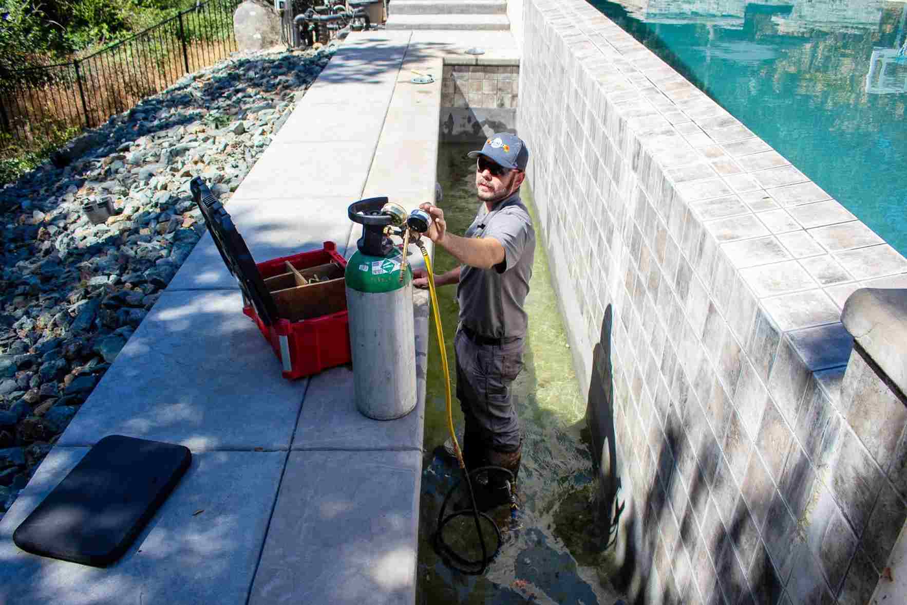 leak in pool plumbing, pool plumbing leak, leaking pool pipe, underground pool plumbing leak, pool pipe repair