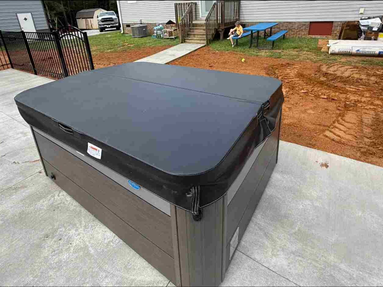 hot tub liner replacement, replacement hot tub liner, inflatable hot tub liner, SaluSpa liner replacement, Coleman hot tub liner replacement